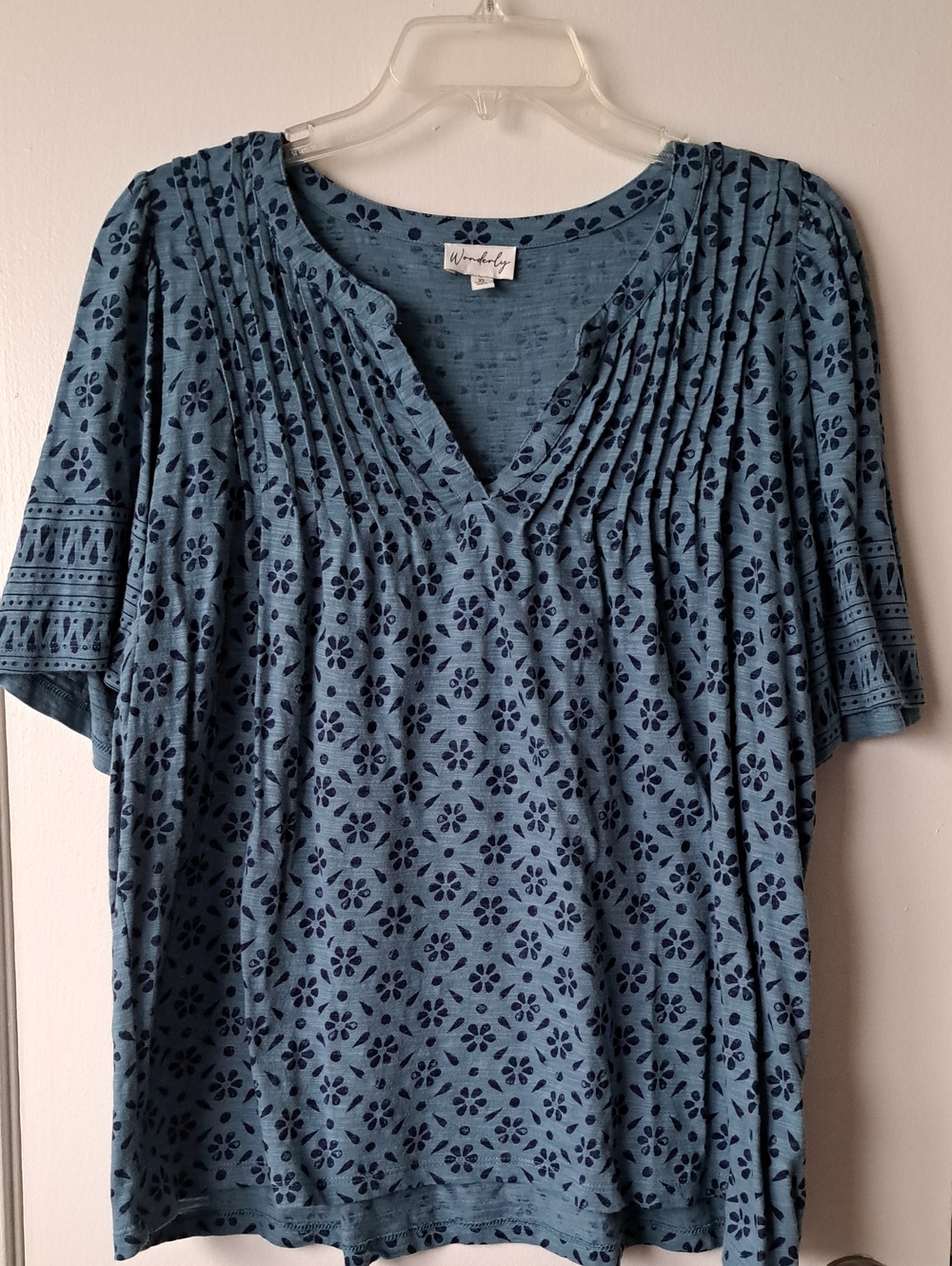 Wonderly Blue Floral Pintuck V-Neck Tunic